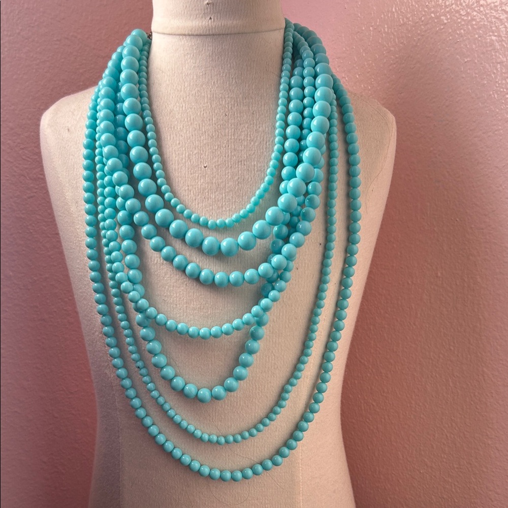 Elegant Turquoise Beaded Necklace